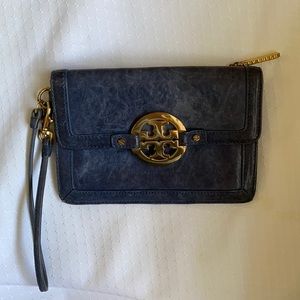 Wristlet wallet